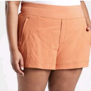 Athleta Trekkie North Short New
